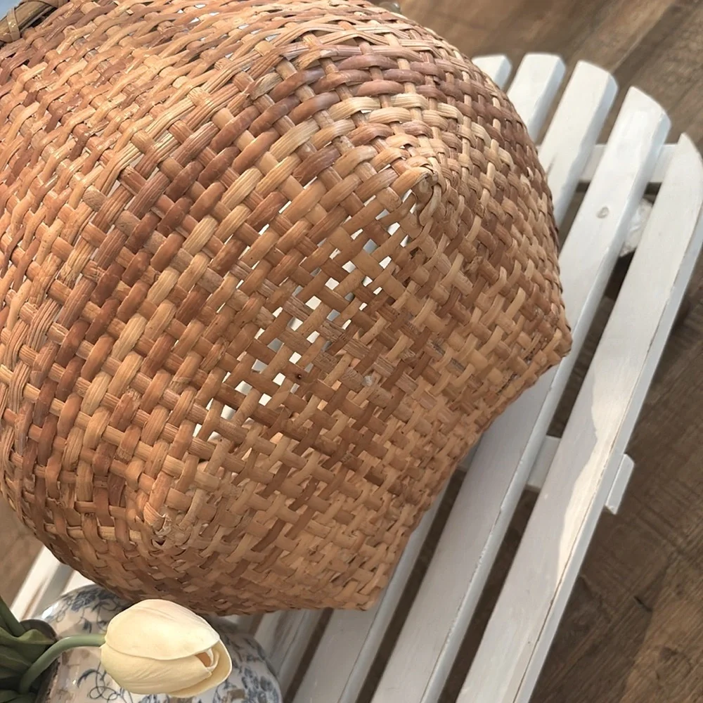 Vintage Handwoven Gathering Basket. 12.5”T 11”W Timeless | Neutral. EUC